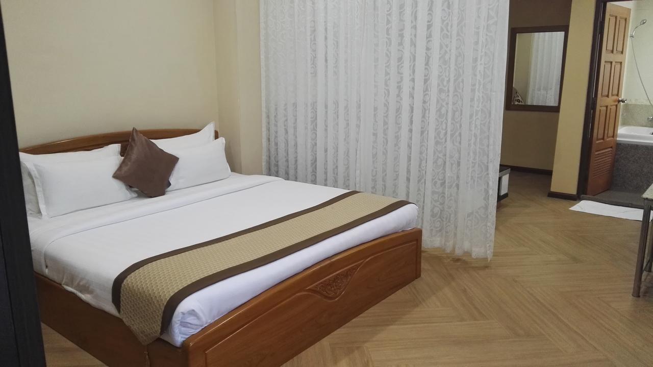Royal Khattar Hotel Rangoon Eksteriør billede