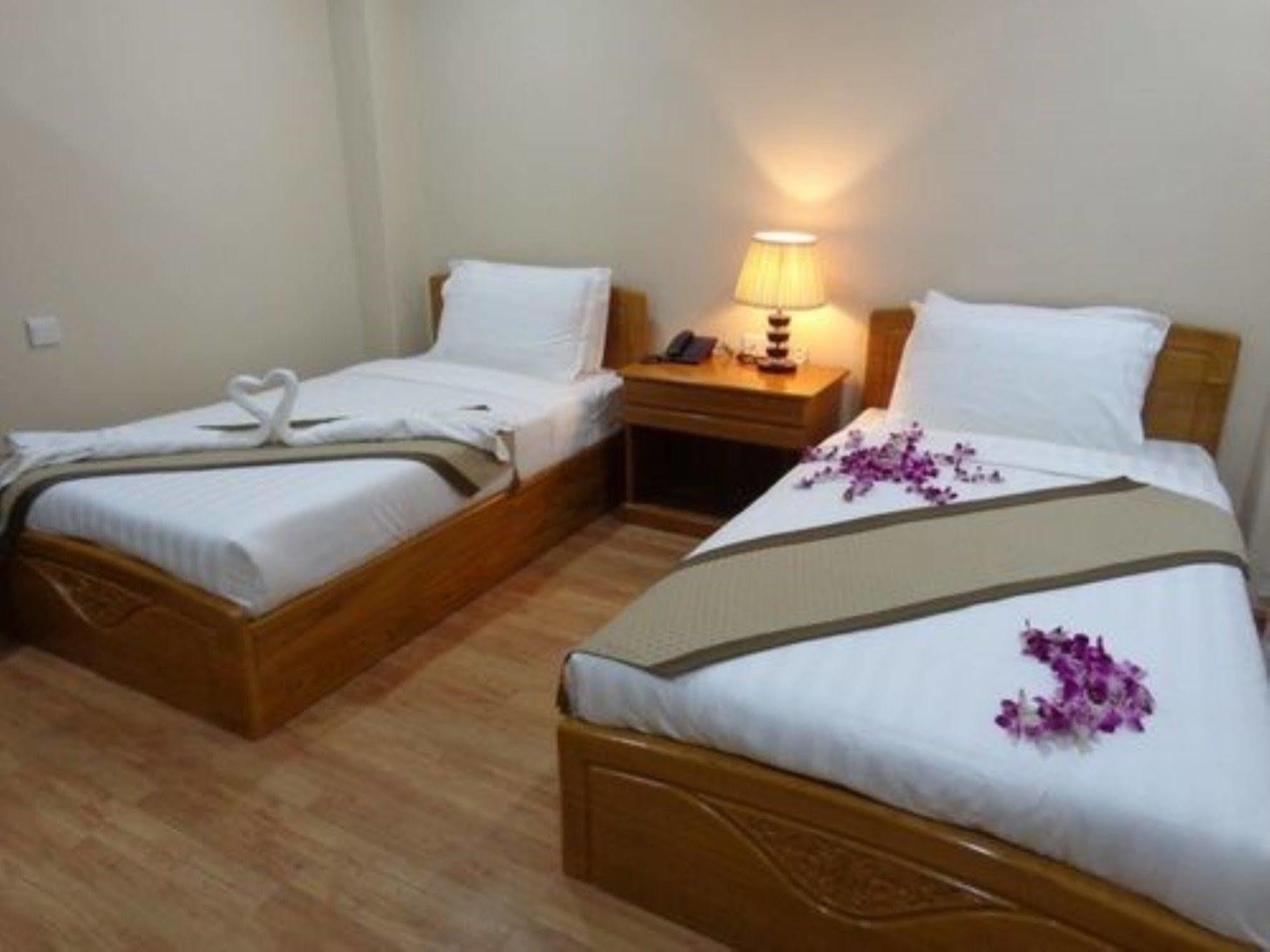 Royal Khattar Hotel Rangoon Eksteriør billede